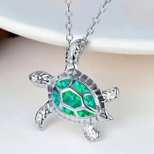 Silver Green SEA TURTLE Pendant Necklace